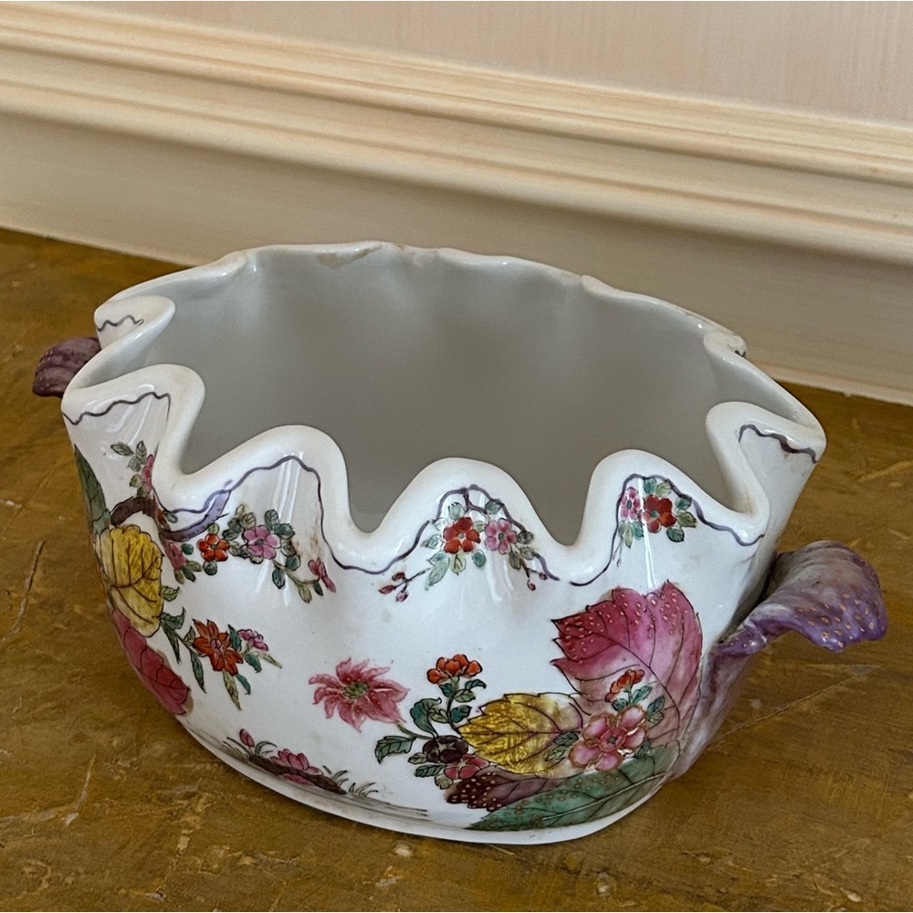 Beautiful Vintage Small Ceramic Floral Planter - Picture 2 of 8